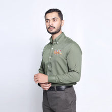 Load image into Gallery viewer, Green 3 Horse Men's Casual Shirt