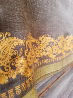 Beige Paisley Screen Shawl