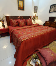 Load image into Gallery viewer, Maroon Glimmer Bridal Bedsheet set