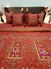 Load image into Gallery viewer, Maroon Glimmer Bridal Bedsheet set