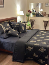 Load image into Gallery viewer, Siyah e-Zewar — Black &amp; Gold Bridal Chicken Kari Set (8-Piece)
