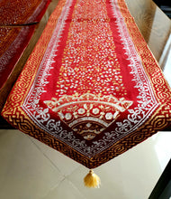 Load image into Gallery viewer, Maroon Velvet Table Runner
