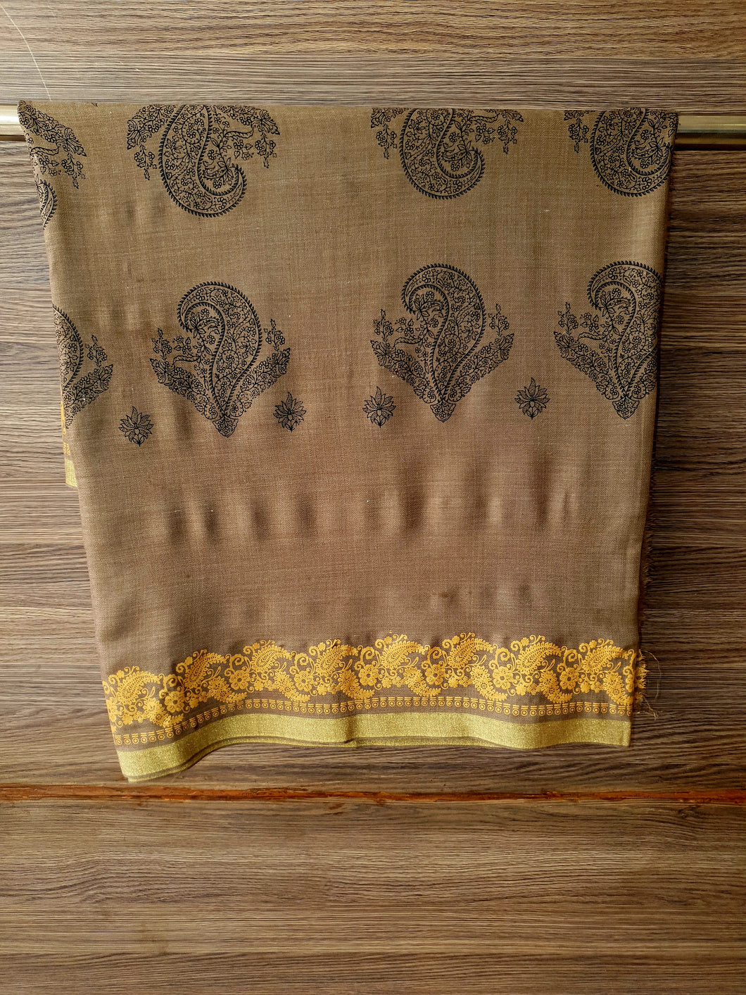 Beige Paisley Screen Shawl