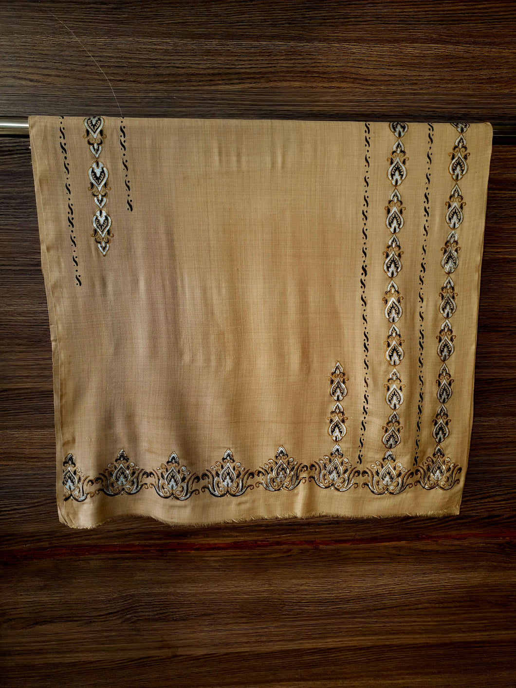 Beige Lari Border Stole