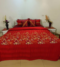 Load image into Gallery viewer, Red Palm Bridal Bedsheet
